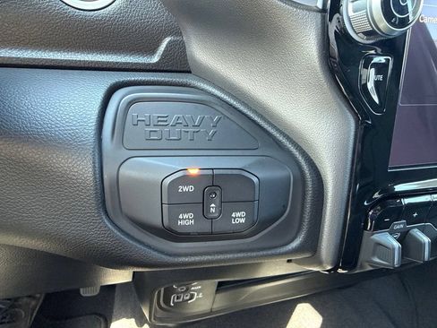 Certified 2026 RAM 2500 Big Horn AWD/4WD image 25