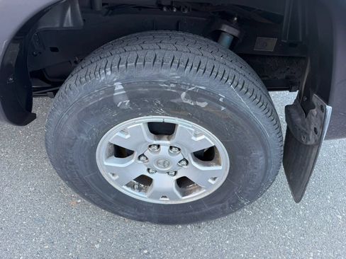 Used 2011 Toyota Tacoma PreRunner w/ TRD Off-Road Pkg w/JBL Audio RWD image 28