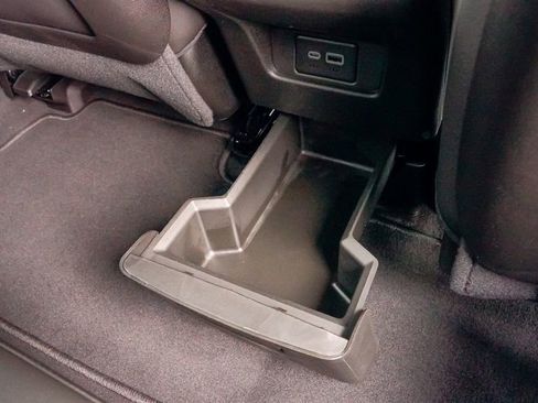 Certified 2025 Cadillac XT6 Luxury image 17