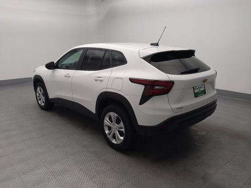 Used 2025 Chevrolet Trax LS FWD image 5