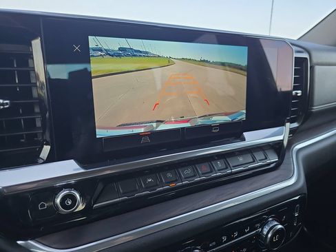 Used 2025 GMC Sierra 1500 SLT RWD image 23