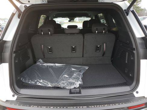 New 2025 GMC Acadia Elevation image 8