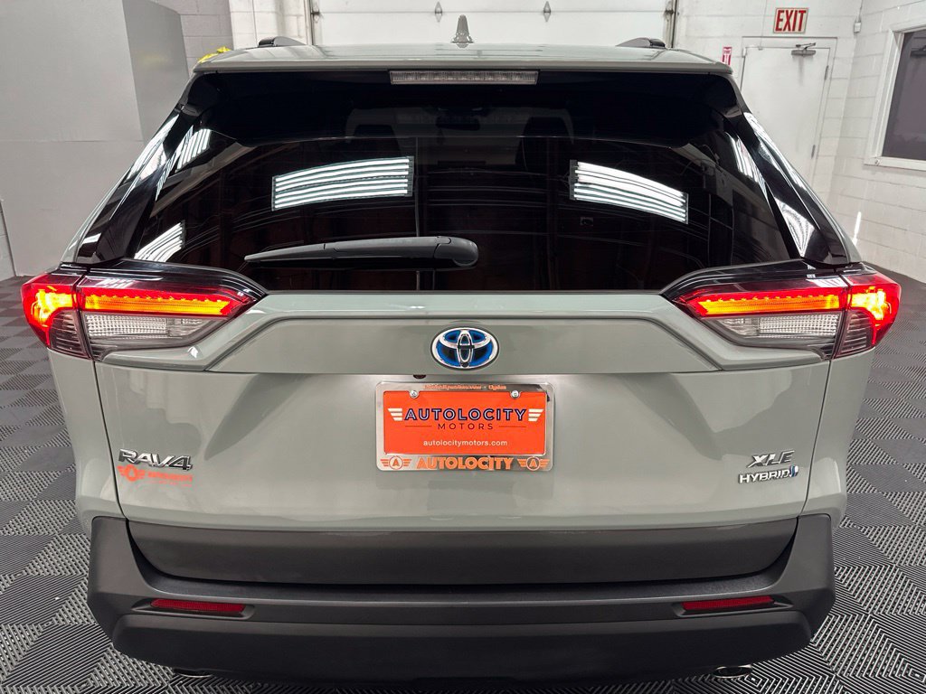 Used 2020 Toyota RAV4 XLE w/ Convenience Package AWD/4WD image 9