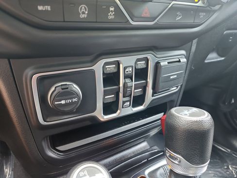 Used 2019 Jeep Wrangler Unlimited Sport S AWD/4WD image 19