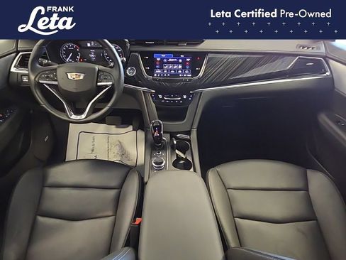 Used 2025 Cadillac XT6 Premium Luxury FWD image 17
