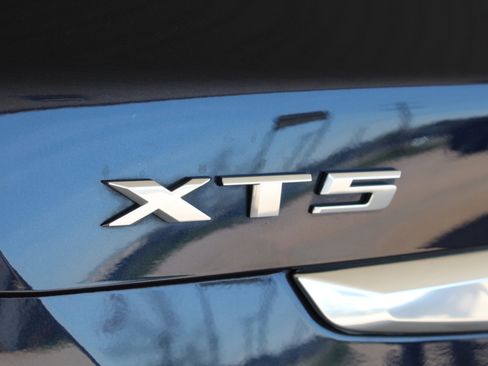 Used 2017 Cadillac XT5 Luxury w/ Driver Awareness Package image 44