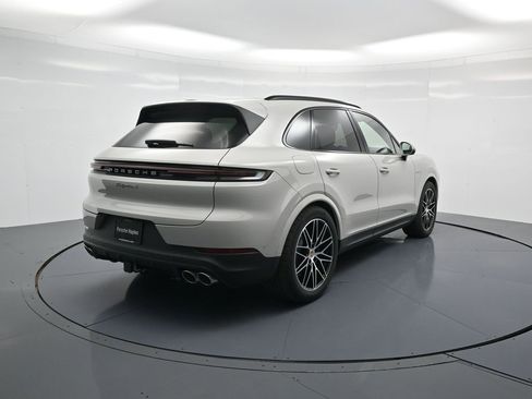 New 2025 Porsche Cayenne S image 27