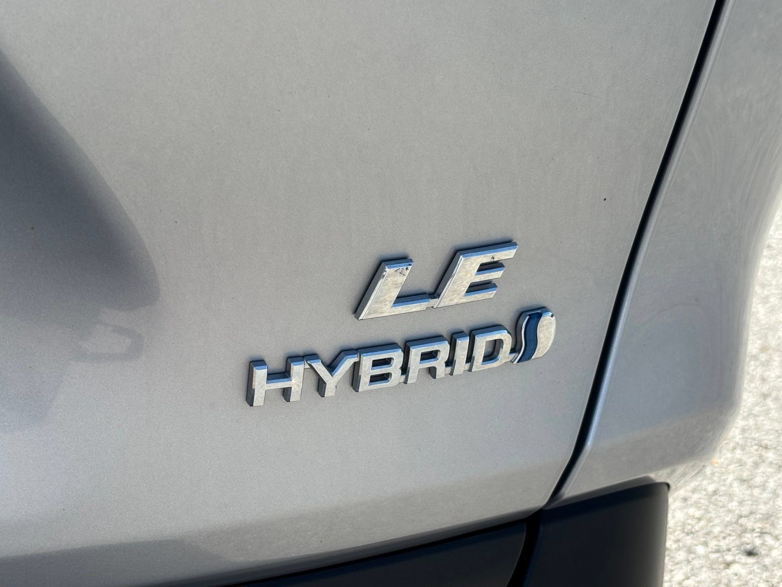 Used 2021 Toyota RAV4 LE AWD/4WD image 10