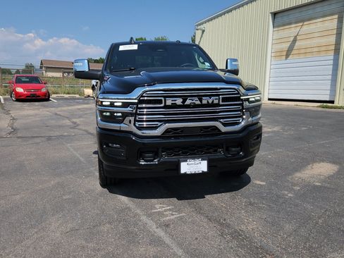 Used 2025 RAM 2500 Laramie AWD/4WD image 14