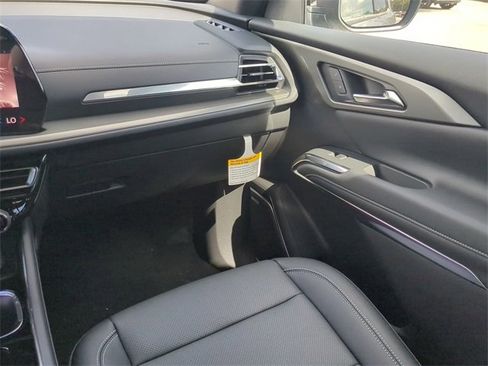 New 2025 Chevrolet Traverse LT w/ Enhanced Driving Package image 17