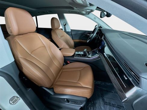 Used 2022 Audi Q8 Premium Plus image 31