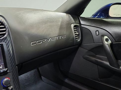 Used 2007 Chevrolet Corvette Coupe w/ Performance Package RWD image 36