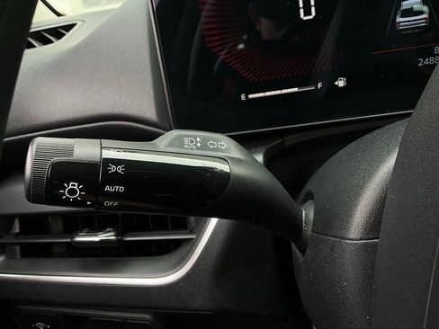 Used 2025 Kia K4 LXS image 35