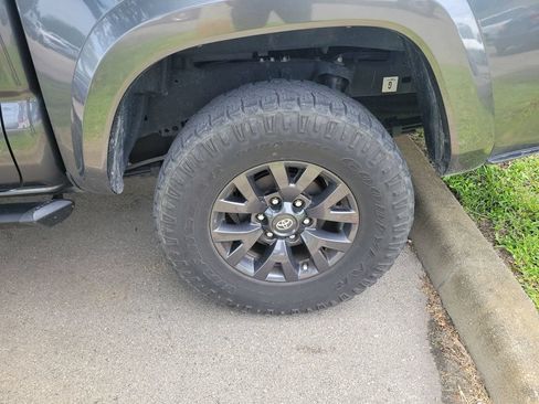 Certified 2023 Toyota Tacoma SR5 w/ Technology Package AWD/4WD image 6
