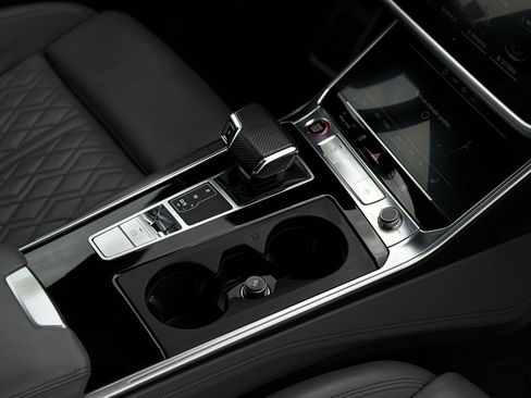 Used 2021 Audi S6 Premium Plus w/ S6 Executive Package AWD/4WD image 35