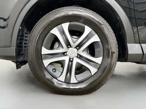 Used 2017 Toyota RAV4 LE FWD image 34