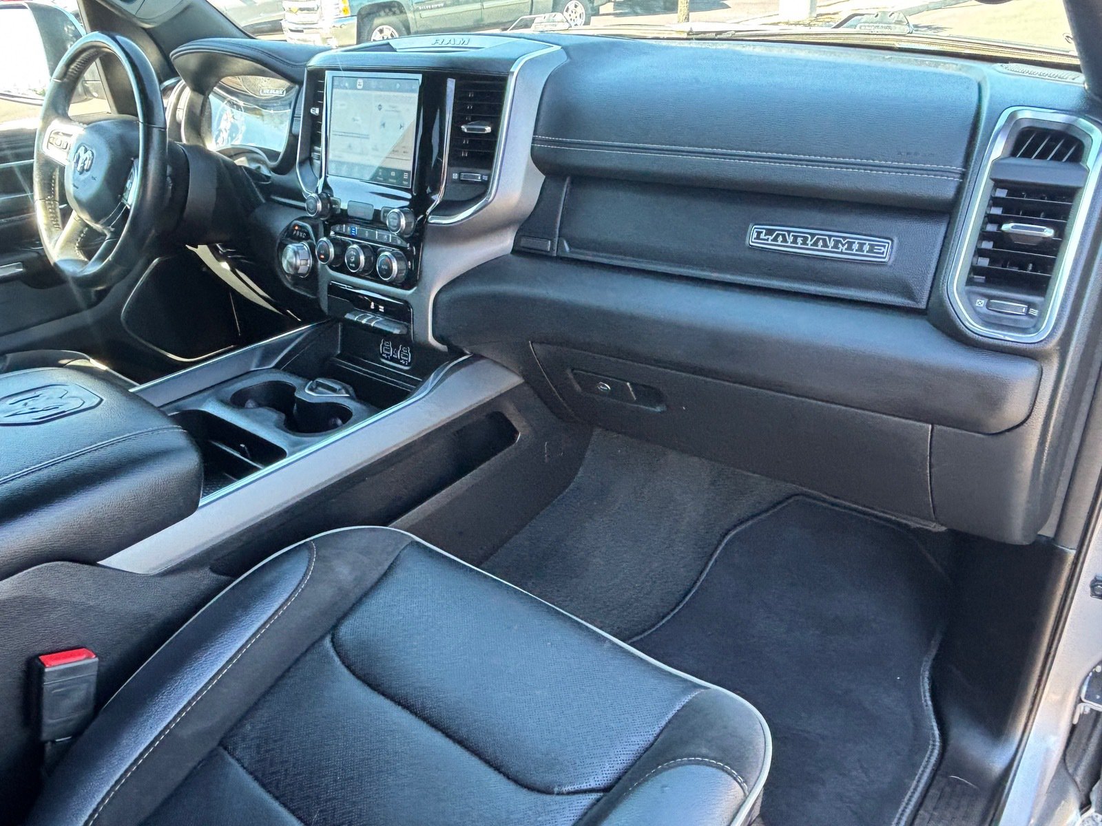 Used 2024 RAM 1500 Laramie RWD image 31