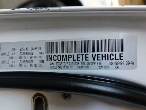 Used 2018 RAM 3500 Tradesman w/ Chrome Appearance Group image 59