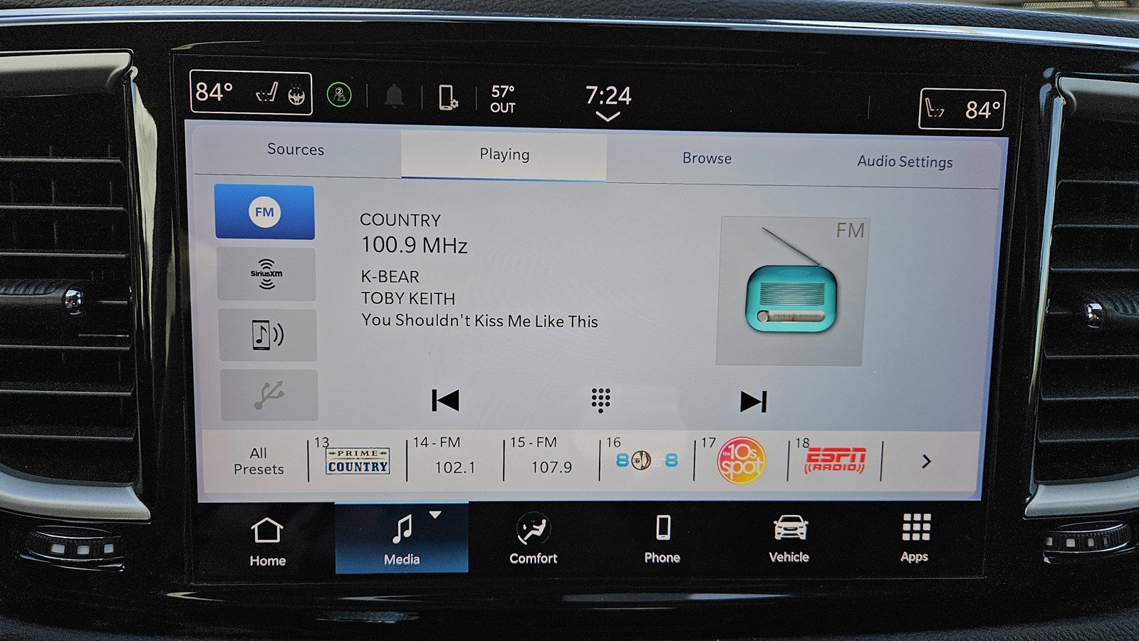 Used 2024 Chrysler Pacifica Touring-L FWD image 11