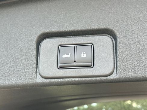 New 2025 Nissan Rogue SV w/ SV Premium Package image 19