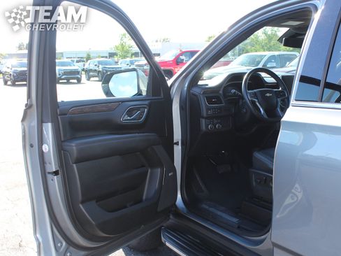 Certified 2023 Chevrolet Tahoe LT w/ Luxury Package AWD/4WD image 10