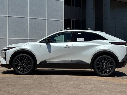 New 2026 Toyota C-HR AWD/4WD image 7