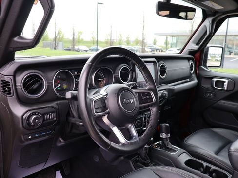 Used 2021 Jeep Wrangler Unlimited Sahara w/ Cold Weather Group image 18