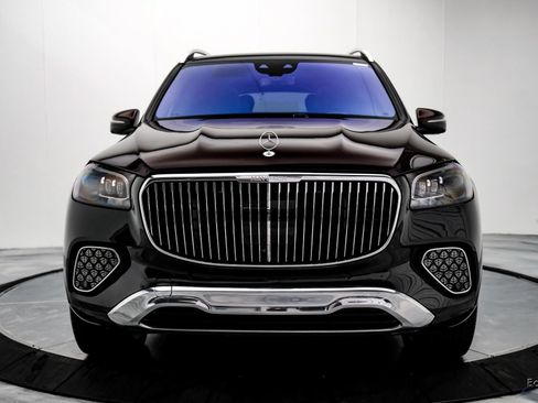 Used 2024 Mercedes-Benz Maybach GLS 600 4MATIC image 22