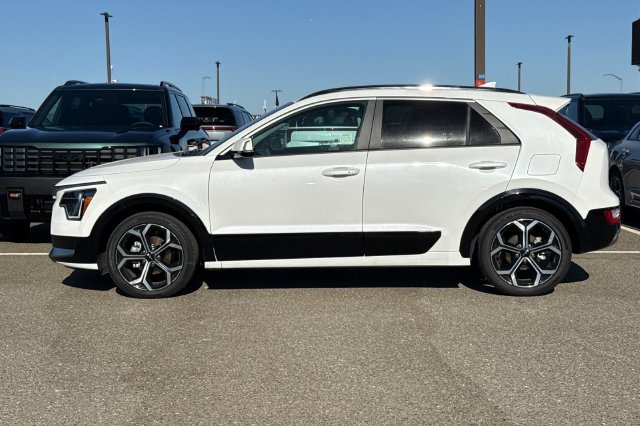 Certified 2025 Kia Niro EX Touring FWD image 9