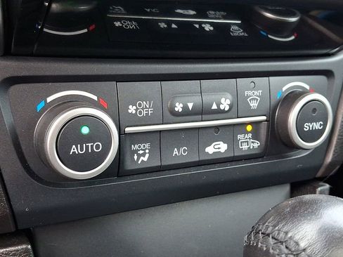 Used 2017 Acura ILX w/ Premium Package image 16