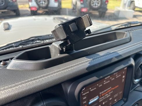 Used 2018 Jeep Wrangler Unlimited Sahara w/ Quick Order Package 24M Moab image 48