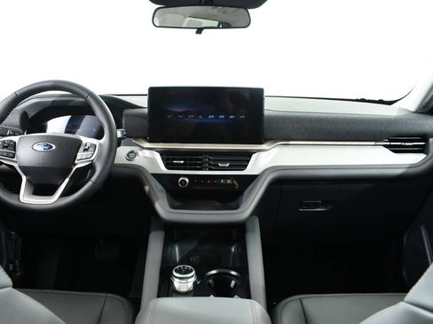 New 2026 Ford Explorer Active AWD/4WD image 7
