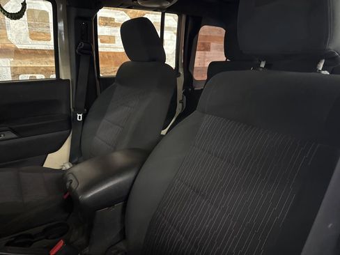 Used 2011 Jeep Wrangler Unlimited Sport image 7