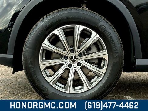 Used 2024 Mercedes-Benz GLC 300 image 9