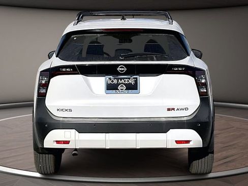 New 2026 Nissan Kicks SR w/ Cold Weather Package image 4