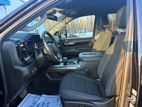 Used 2022 Chevrolet Silverado 1500 RST w/ Max Trailering Package AWD/4WD image 2