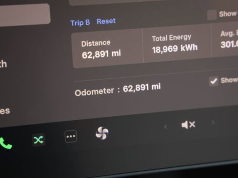 Used 2023 Tesla Model Y Long Range AWD/4WD image 11