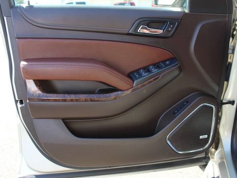 Used 2016 Chevrolet Suburban LTZ image 20