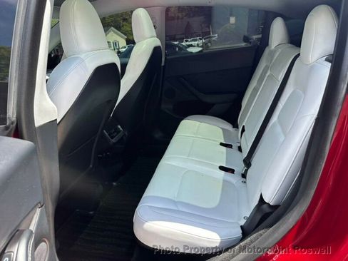 Used 2024 Tesla Model Y 2WD image 12