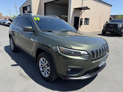 Used 2019 Jeep Cherokee Latitude Plus w/ Comfort/Convenience Group