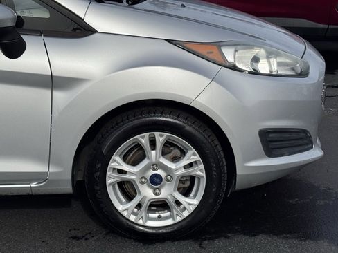 Used 2015 Ford Fiesta SE image 38