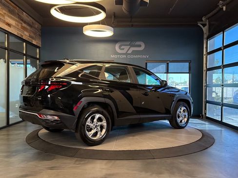 Used 2022 Hyundai Tucson SE AWD/4WD image 3