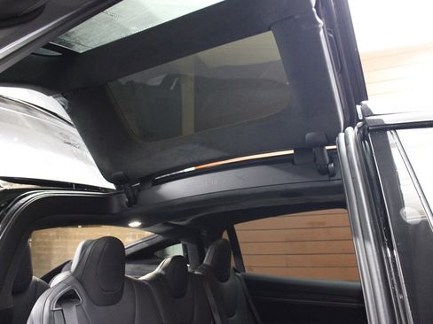 Used 2023 Tesla Model X image 29