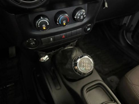 Used 2014 Jeep Wrangler Unlimited Sport w/ Quick Order Package 23S AWD/4WD image 13