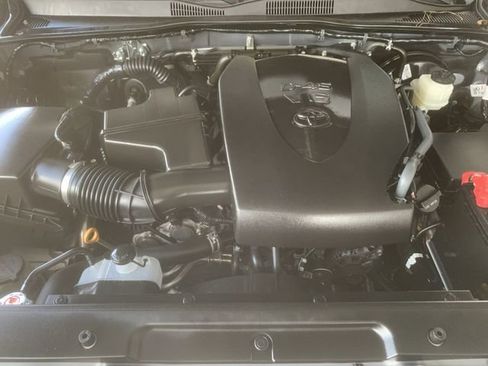 Used 2021 Toyota Tacoma SR5 image 28