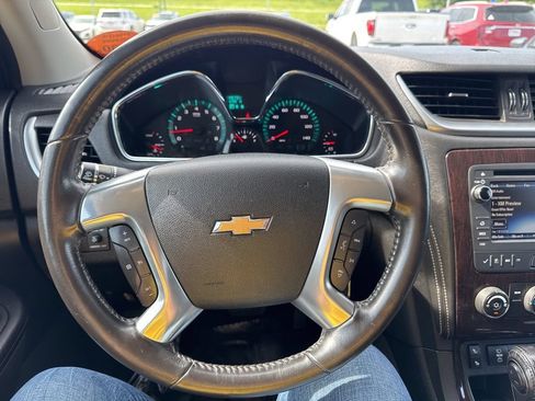 Used 2016 Chevrolet Traverse LT w/ Style and Technology Package FWD image 10