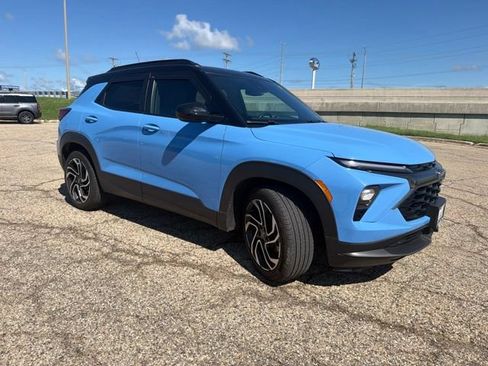 Used 2024 Chevrolet TrailBlazer RS w/ Convenience Package FWD image 2