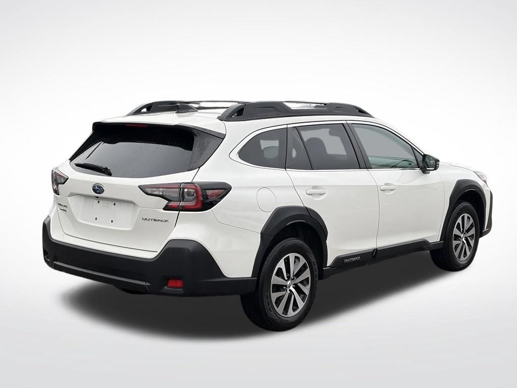 Used 2024 Subaru Outback Premium AWD/4WD image 6