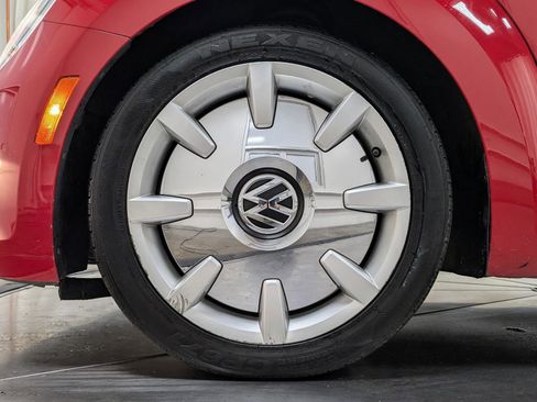 Used 2013 Volkswagen Beetle 2.5 FWD image 19