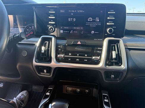 Used 2021 Kia Sorento S image 24